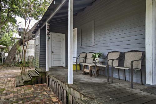Historic Moss Point House With Loft - 6 Mi To Beach!