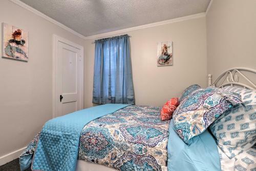 Gulfport Home With Deck And Grill, Walk To Beach!