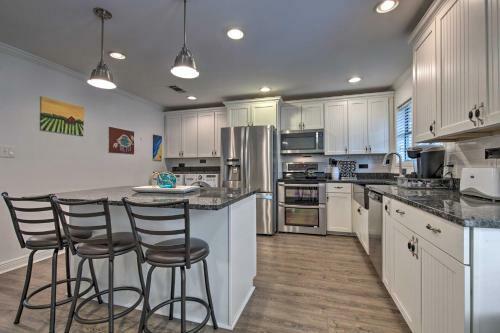 Gulfport Bungalow By Jones Park And Beach Access!