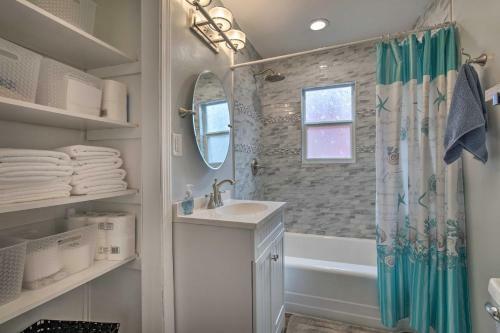Gulfport Bungalow By Jones Park And Beach Access!