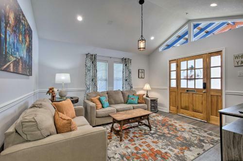 Downtown Ocean Springs Duplex With A And C, 1mi To Beach