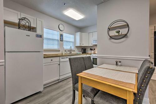 Downtown Ocean Springs Duplex With A And C, 1mi To Beach