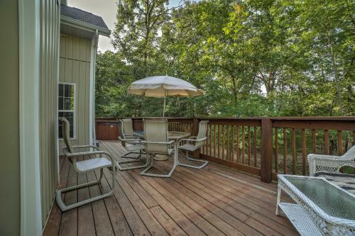 Lakefront Blue Eye Cottage With Hot Tub And Fire Pit!