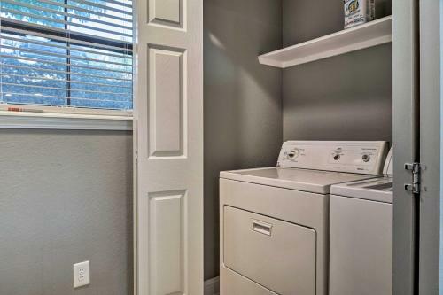 Apartamento Branson Base With Resort Amenities, 1 Mi To 76!