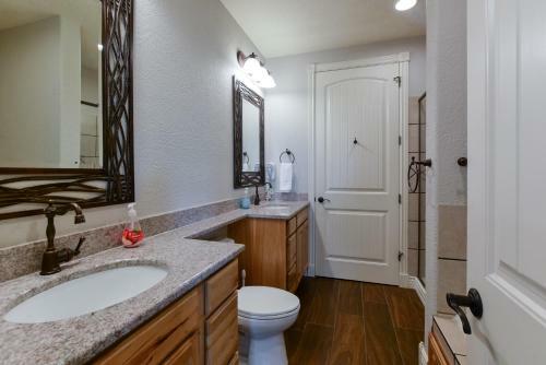 Condo 313