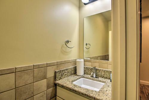 Apartamento Modernized Dtwn Condo With Patio And Grill Access