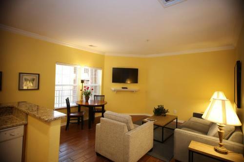 Spacious Condo Off Highway 76 Strip 1br Standard