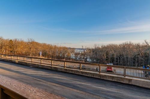 Waterfront Three Bedroom Condo, Minutes To Sdc!