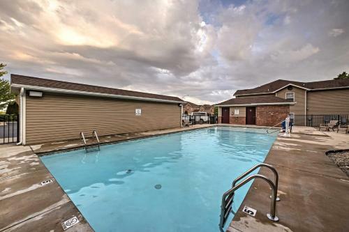 Apartamento Branson Condo With Views About 4 Mi To Silver Dollar!