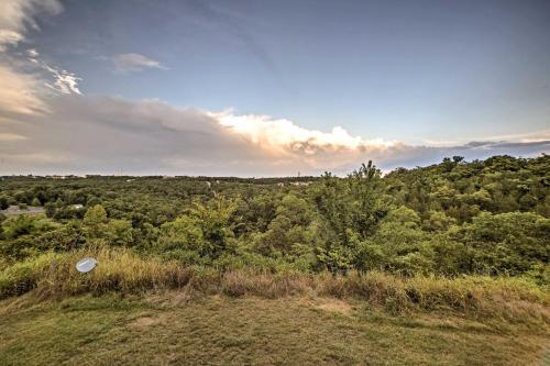 Apartamento Branson Condo With Views About 4 Mi To Silver Dollar!