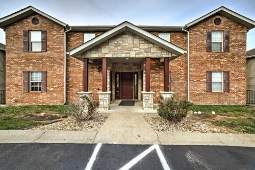 Apartamento Branson Condo With Views About 4 Mi To Silver Dollar!