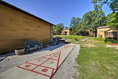 Frogs Hollow Home - 8 Miles To Table Rock Lake!