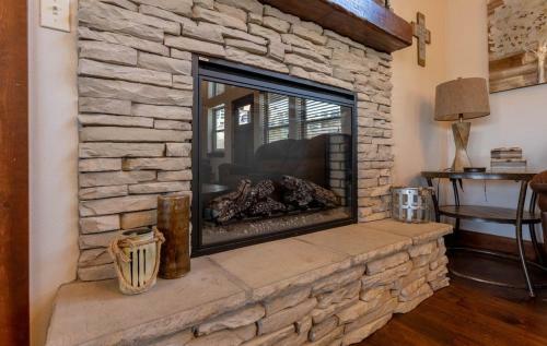 Rockwood Lake Lodge Home
