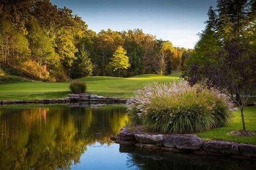 Nestled Inn Lodge Home