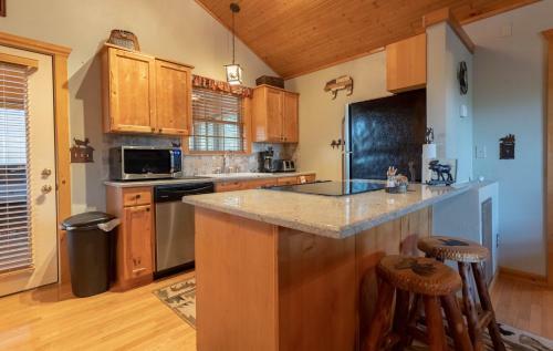 Grey Moose Lodge Cabin