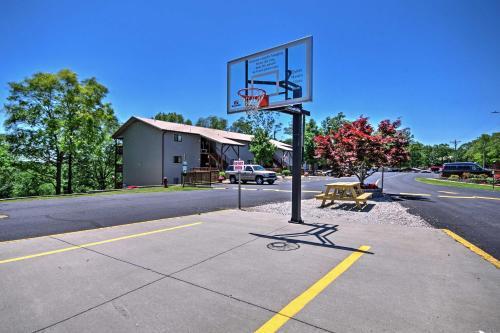 Apartamento Branson Condo With Views 2 Mi From Silver Dollar City