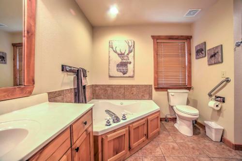 Cozy Branson West Cabin With Resort-style Amenities!