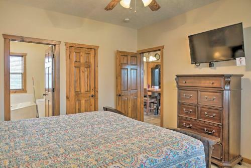Updated Branson Home, 5 Min To Silver Dollar City!