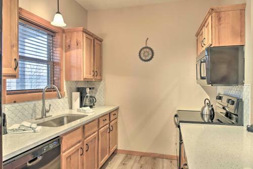 Updated Branson Home, 5 Min To Silver Dollar City!