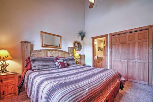 Branson Little Cedar Resort-style Cabin With Porch!