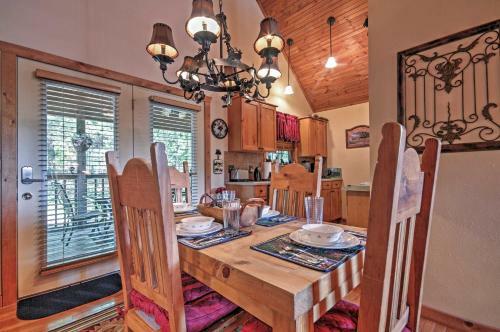 Branson Little Cedar Resort-style Cabin With Porch!