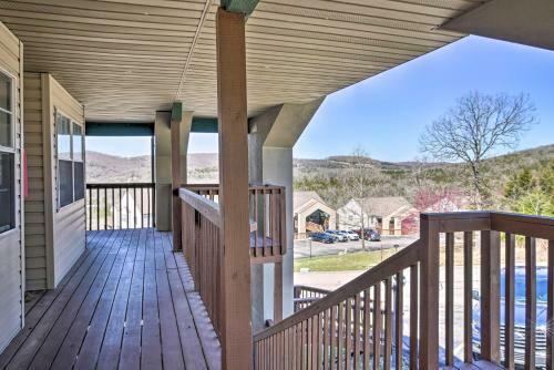 Apartamento Branson Condo With Deck And Table Rock Lake View!