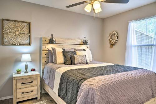 Apartamento Cozy Condo With Pool, 5 Mi To Table Rock Lake!