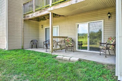 Apartamento Cozy Condo With Pool, 5 Mi To Table Rock Lake!