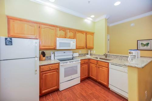 Modern Condo Right By Entertainment District 1br Standard