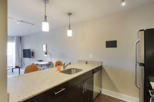 Apartamento Comfortable Plaza Studio With Free Parking By Zencity