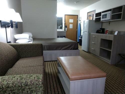 Hotel Bearcat Inn And Suites