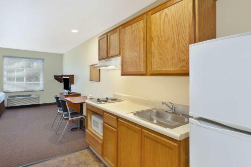 Hotel Woodspring Suites St Louis St Charles