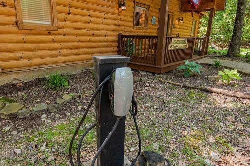 Premium Log Cabin Vacation Experience, Hottub,firepit, Woods Ozark Preserve