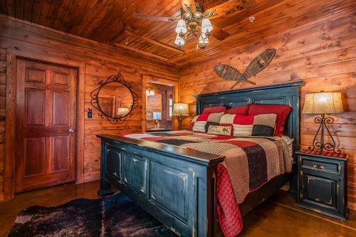 Base Camp Experience, Hottub, Jettedtubs, Grill, Great Location, Wifi