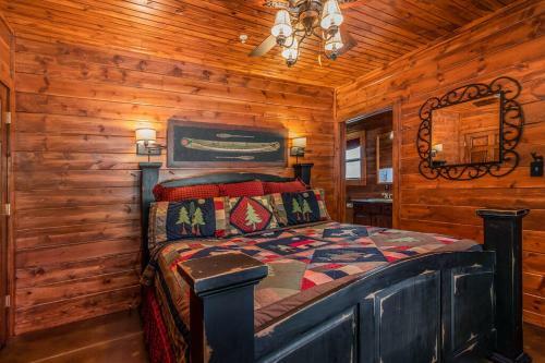 Base Camp Experience, Hottub, Jettedtubs, Grill, Great Location, Wifi