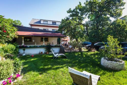 Hostal Pension Julia - Haus Elisabeth - Weinhof Lang