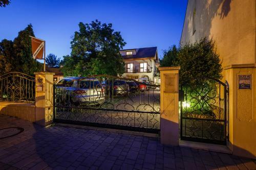 Hostal Pension Julia - Haus Elisabeth - Weinhof Lang