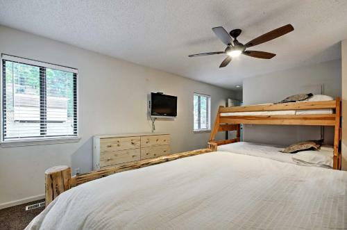 Lakefront Sunrise Beach Home With Dock And Water Slide!