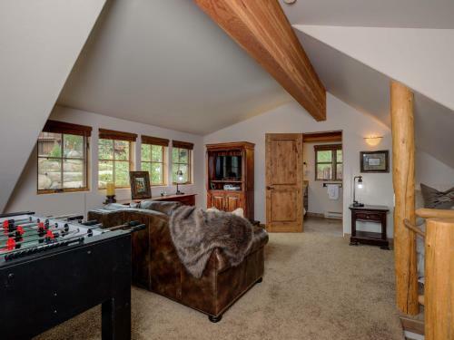 Alpine Meadows Chalets By Big Sky Vacation Rentals