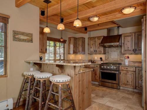 Alpine Meadows Chalets By Big Sky Vacation Rentals
