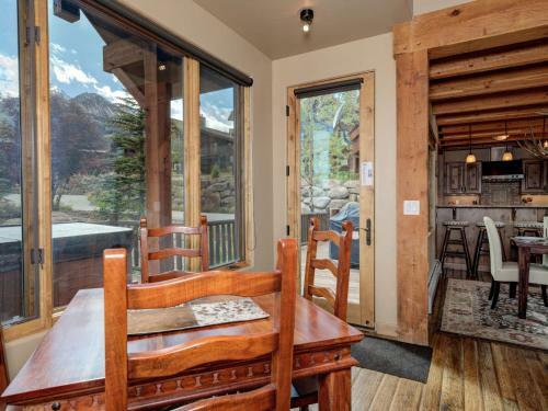 Alpine Meadows Chalets By Big Sky Vacation Rentals