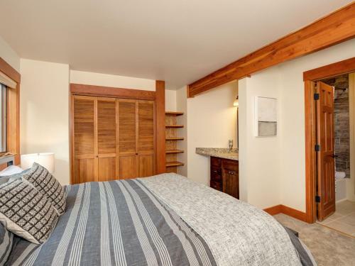 Arrowhead Chalets By Big Sky Vacation Rentals