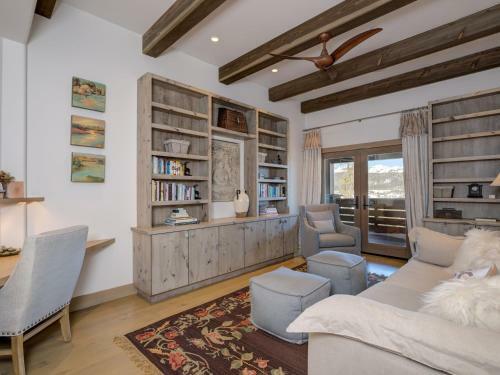 Moonshadow Lodge By Big Sky Vacation Rentals