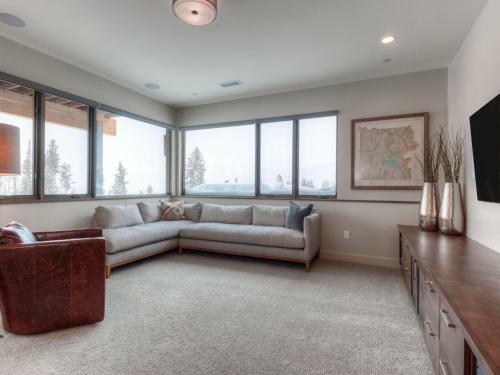 Silvertip Cabins By Big Sky Vacation Rentals
