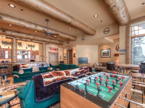 White Grass Lodge By Big Sky Vacation Rentals