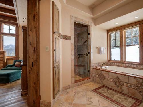 White Grass Lodge By Big Sky Vacation Rentals