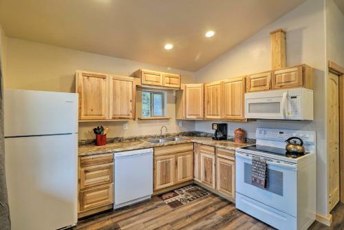 Grinnell Cabin Bbq, Kitchen, 7 Mi To Glacier Np
