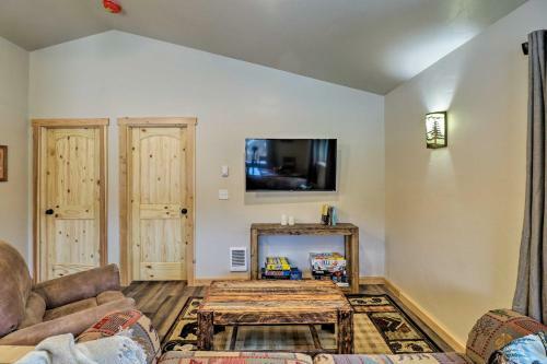 Custom Cabin With Grill And Fire Pit 7 Mi To Glacier!
