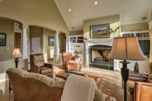 Glacier Park Getaway Surrounded By Mtn Lakes!