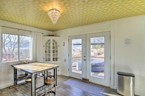 Yellowstone Country Family Home With Deck And View